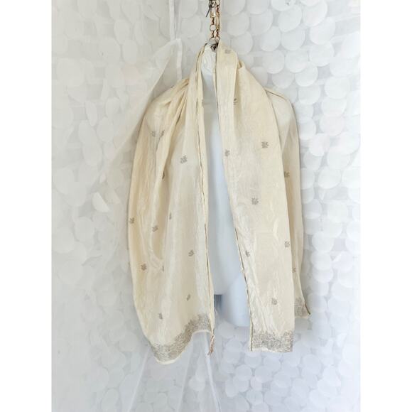 Vintage 60s 100% SILK Ivory rectangular head scarf Gold Thread HAND WOVEN - Picture 2 of 10